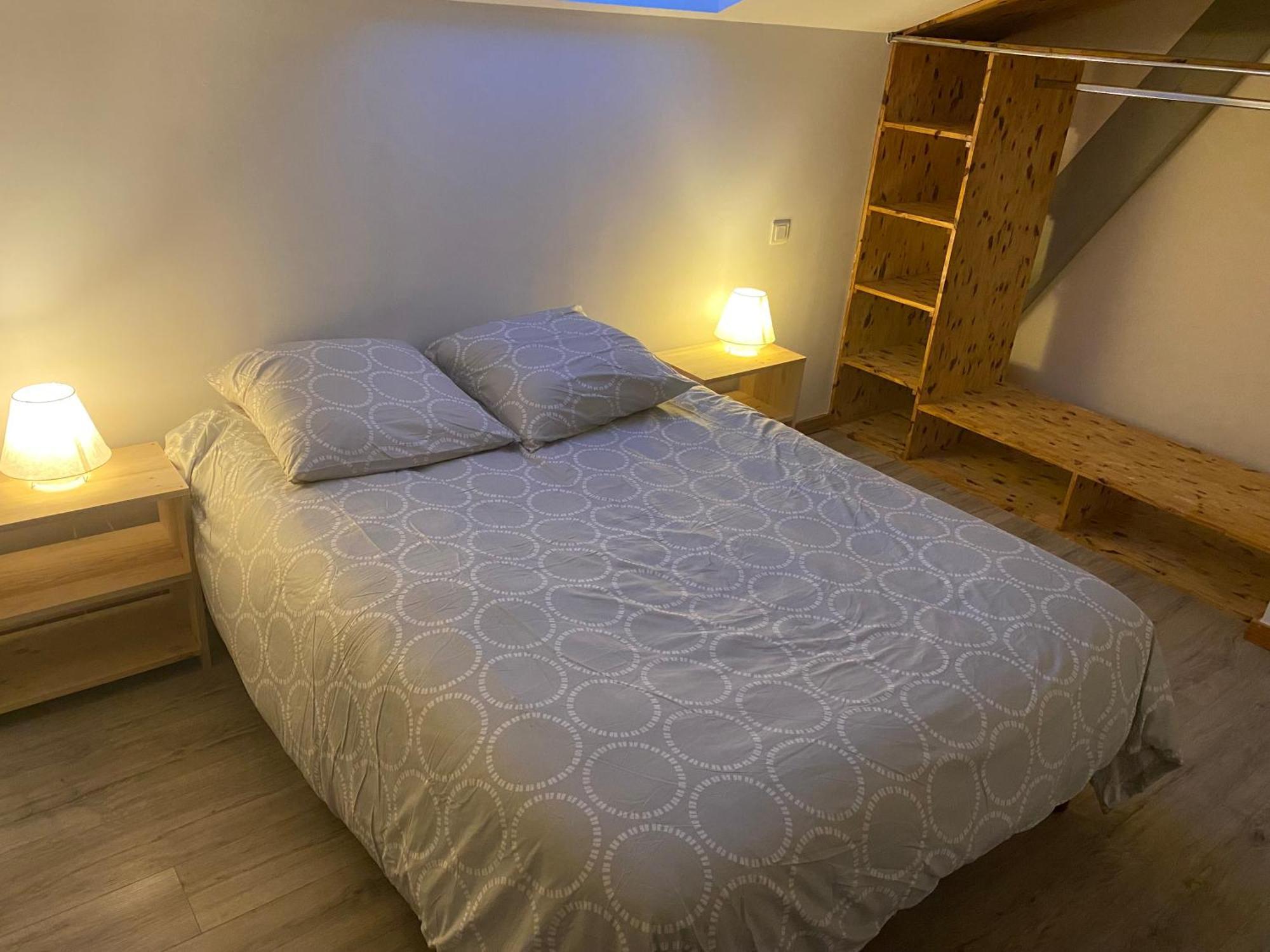 Holiday home Proche Bordeaux Centre : Petite Maison De +parking Cenon